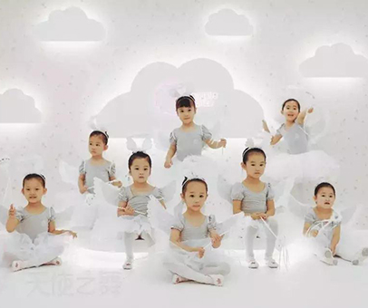 人傻錢多系列？為什么有些人要在木地板上鋪設(shè)塑膠地板？